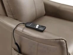 Fauteuil Releveur électrique En Cuir Marron PITALI 23 Fauteuil Releveur électrique En Cuir Marron PITALI -Deco.fr Soldes Boutique fauteuil 496037