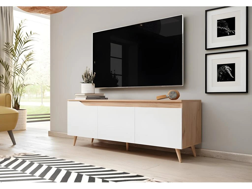 Meuble TV Scandinave TUEW 140cm, 3 Portes, Coloris Chêne Et Blanc Mat. 3 Meuble TV Scandinave TUEW 140cm, 3 Portes, Coloris Chêne Et Blanc Mat. – Image 3